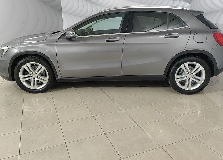 Zunanja slika - Mercedes-Benz GLA-Razred - 200-156KM-2XAMG-LINE-KAMERA-NAVI-GRET-SED-80.000KM - 2
