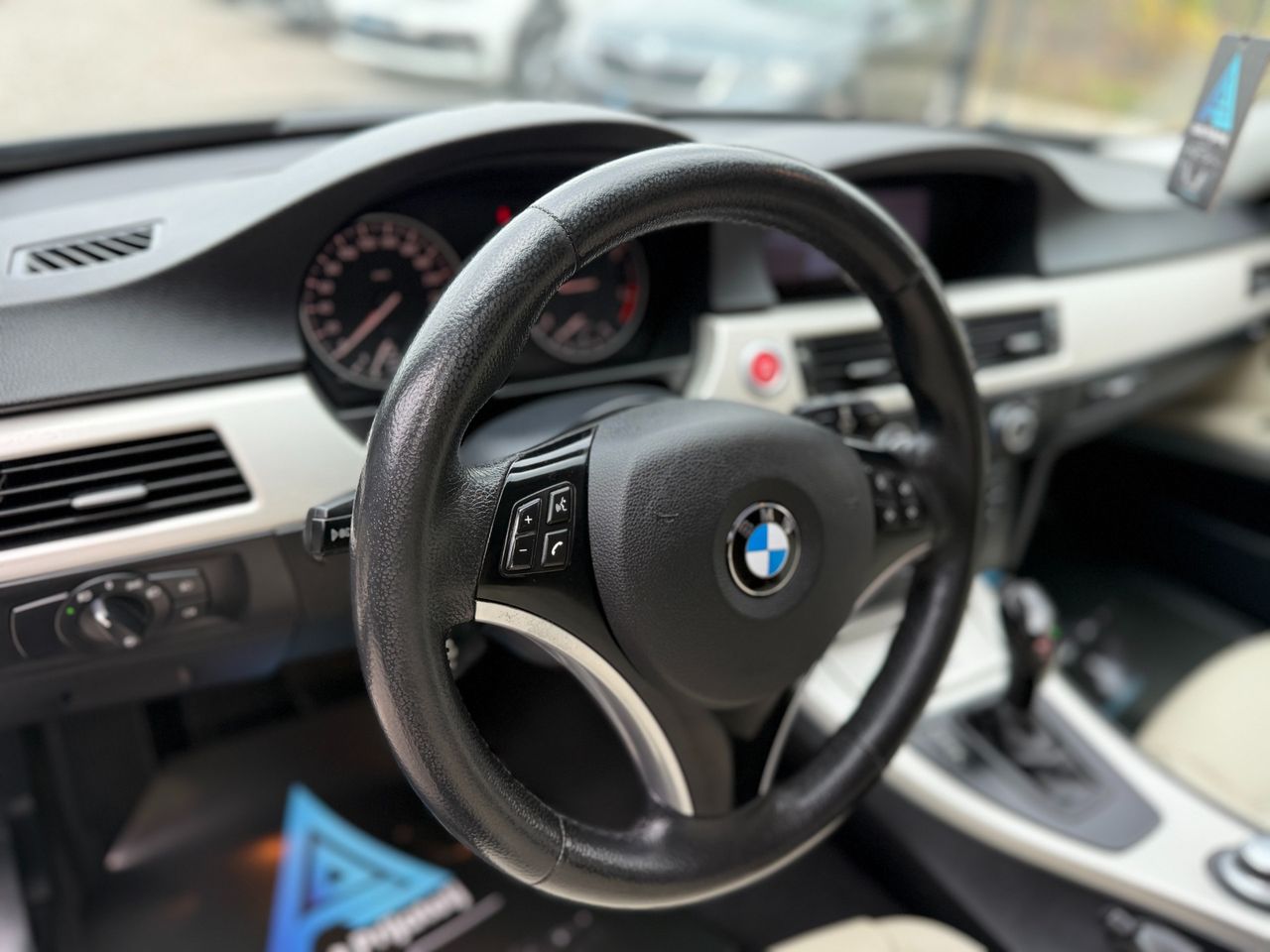 Zunanja slika - BMW Serija 1 - 320d | Usnje | Navi | TOP OHRANJEN - 12