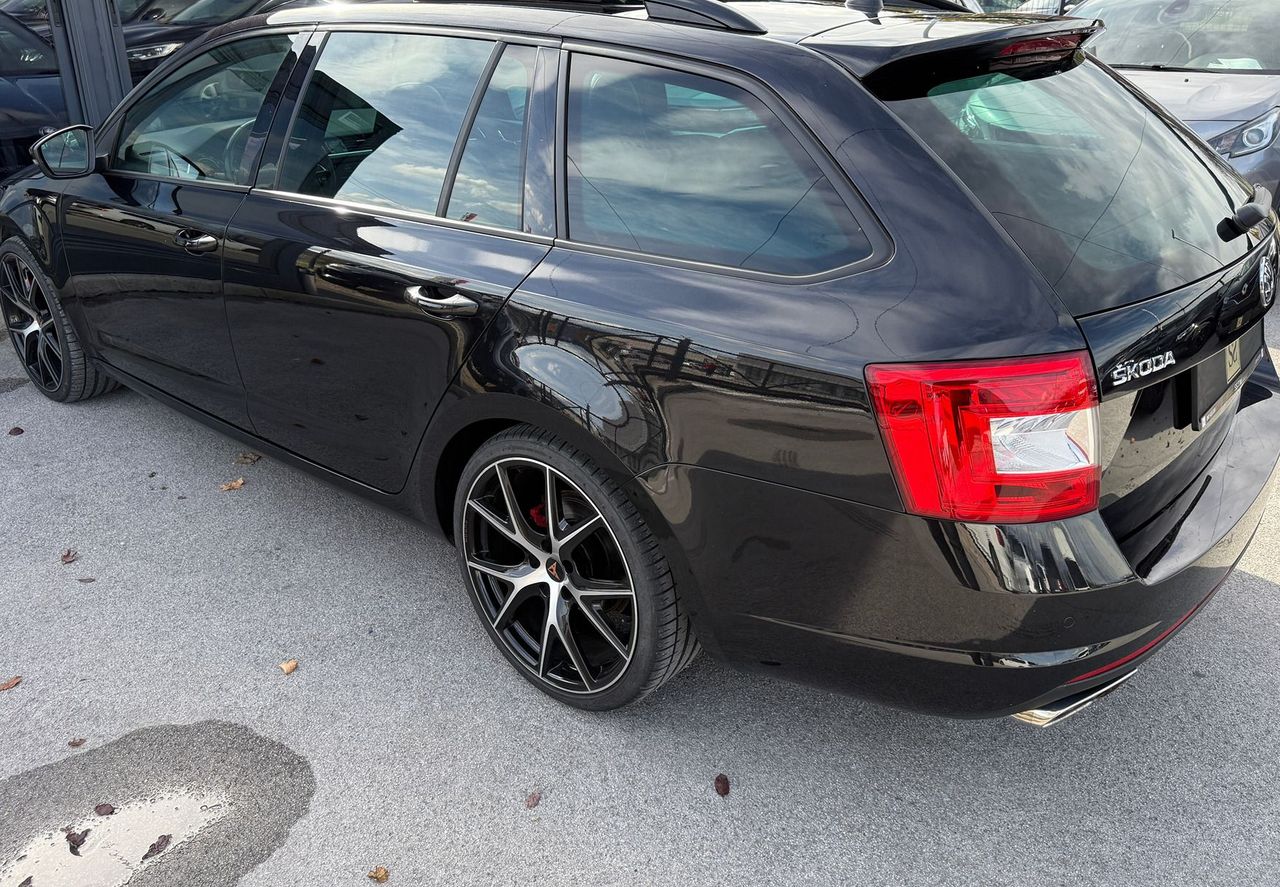 Zunanja slika - Škoda Octavia - 2.0TSI RS DSG 162 kW Panorama BiXenon Navi 71000km - 5