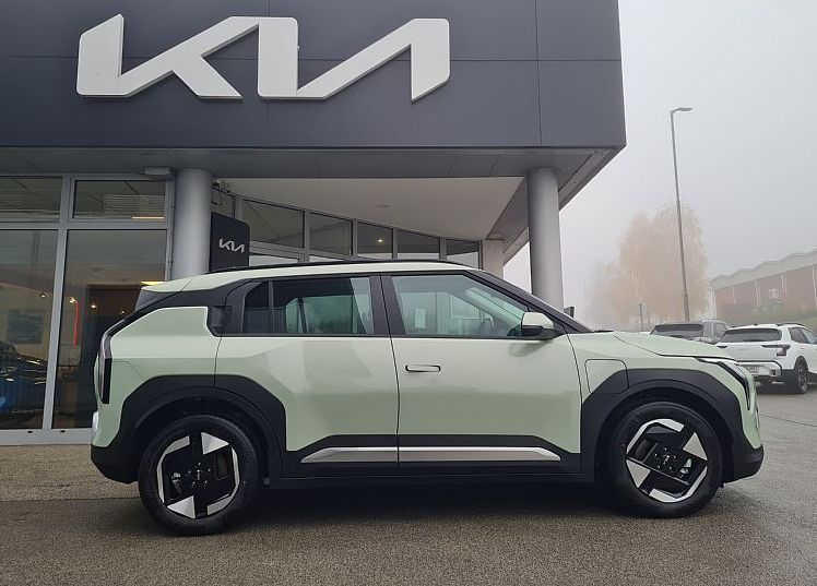 Zunanja slika - KIA EV3 - 58.3 kWh baterija. 150 kW  204 KM  Star - 4