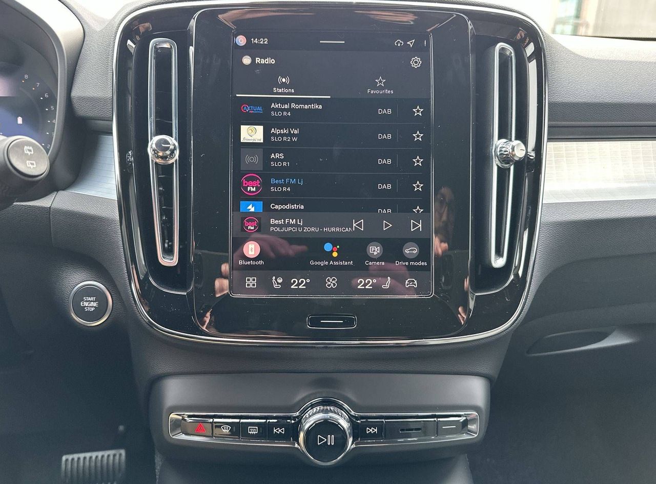 Zunanja slika - Volvo XC40 - B3P Core Avt. - 16