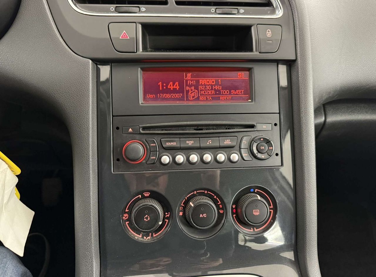 Zunanja slika - Peugeot 5008 - ACCESS 1.6 BlueHDi 120 Stop Start.PDC.TEMPOMAT. - 8