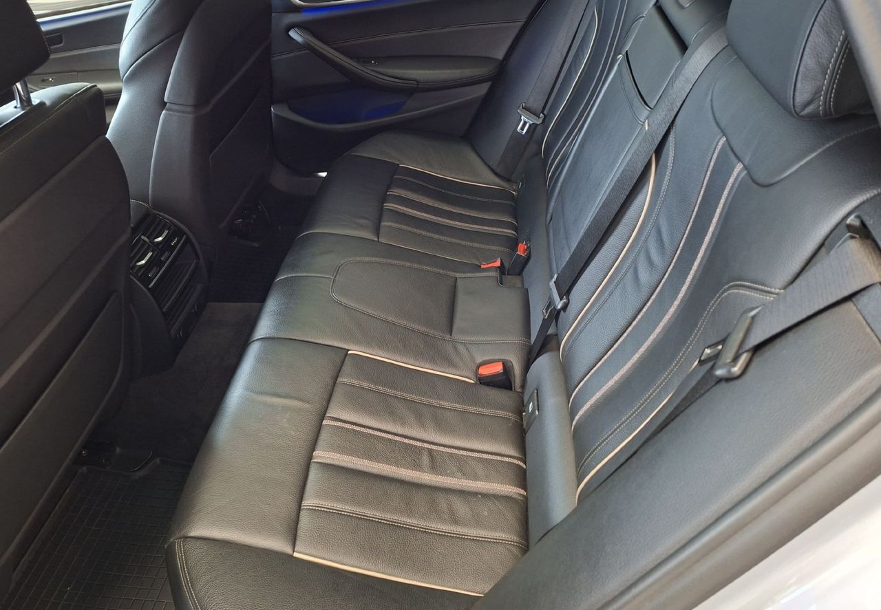 Zunanja slika - BMW Serija 5 - Touring: 520d x Drive aut.SPORT LINE-LED-NAVI-PANORAMA- - 15