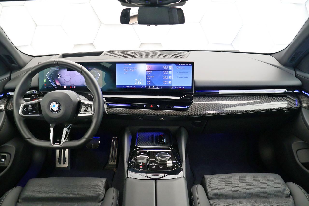 Zunanja slika - BMW Serija 5 - 5 Series 520dA M-Sport 197KM COCKPIT RADAR HEAD Up HarmanK - 7