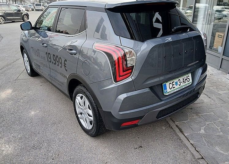 Zunanja slika - SsangYong Tivoli - 1.5 BENCIN 4 CILINDRI PAMETNI KLJUČ ZIMSKE GUME - 4