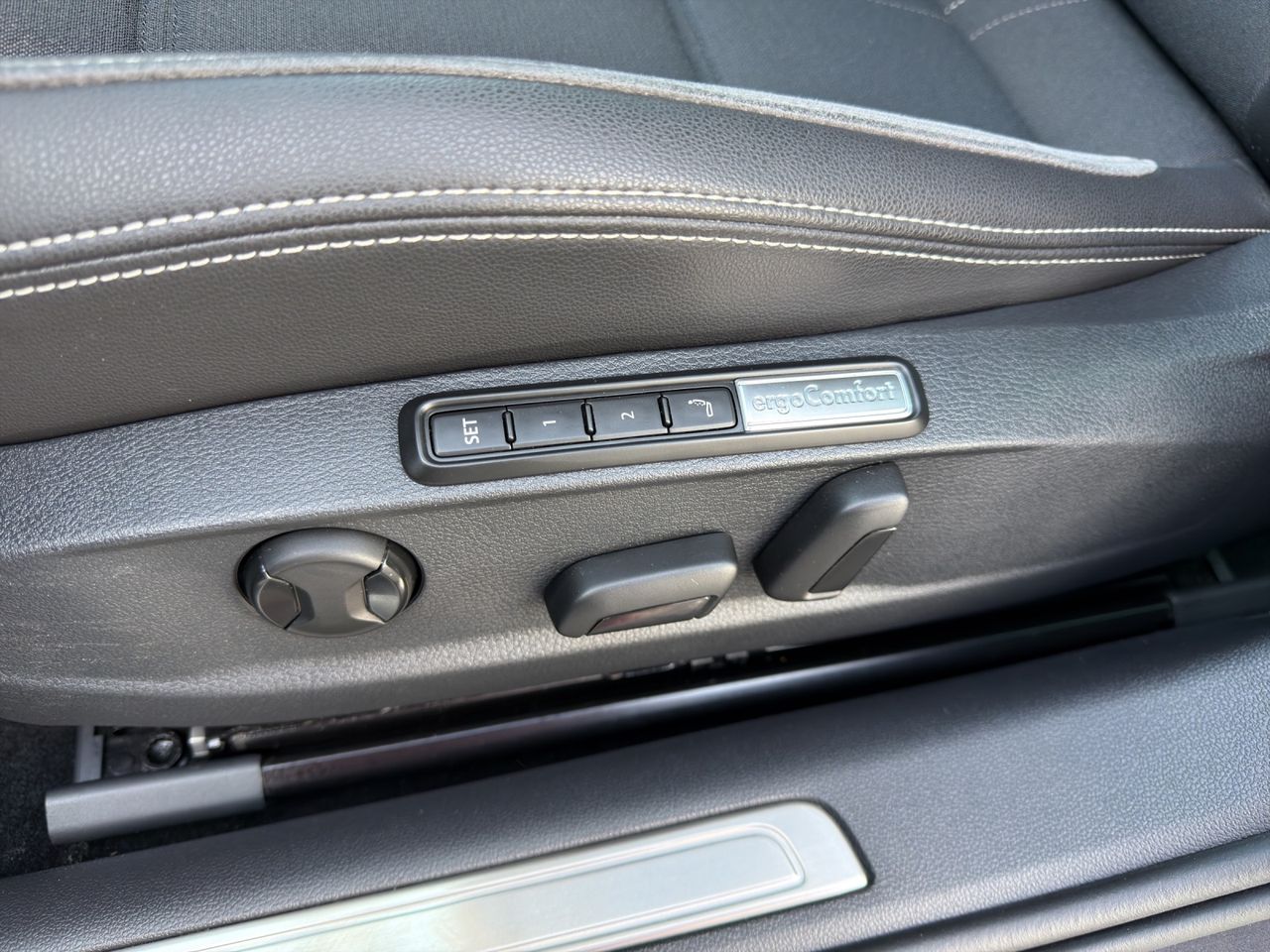 Zunanja slika - VW Passat - 2,0 TDI DSG 4motion - 16