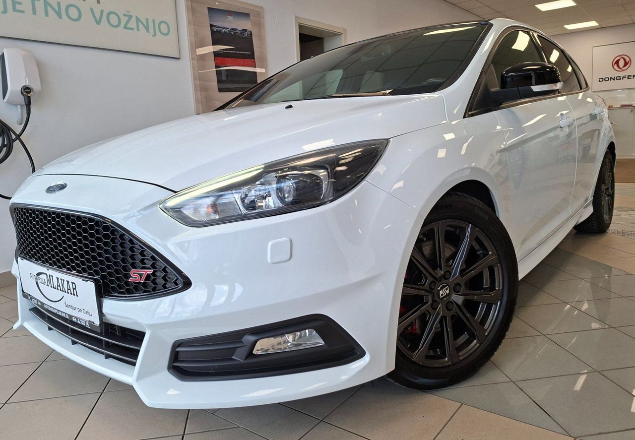 Zunanja slika - Ford Focus - ST 2.0 EcoBoost ST3 - 2