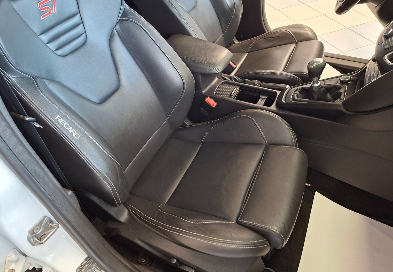 Zunanja slika - Ford Focus - ST 2.0 EcoBoost ST3 - 20