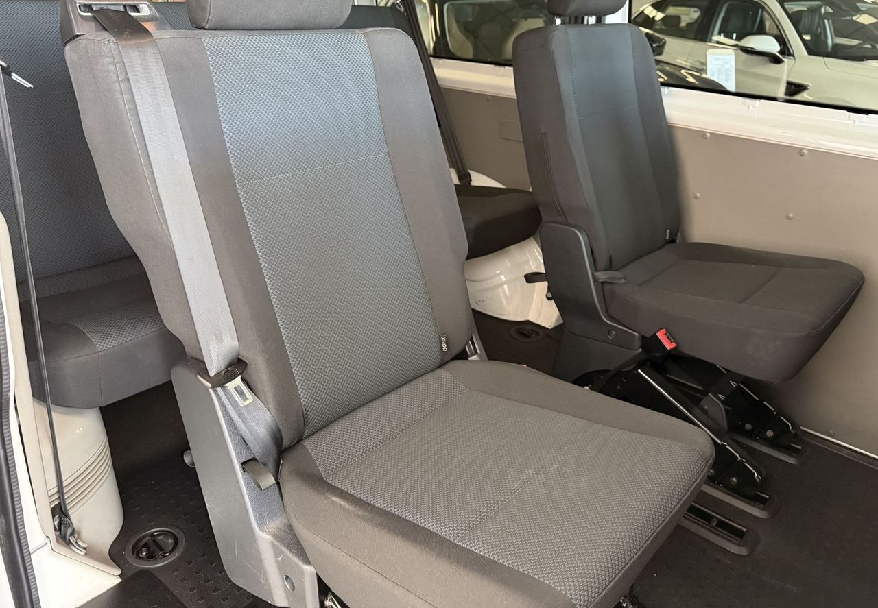 Zunanja slika - VW Transporter - T6 Kombi  7+1  2.0 TDI DSG - 10