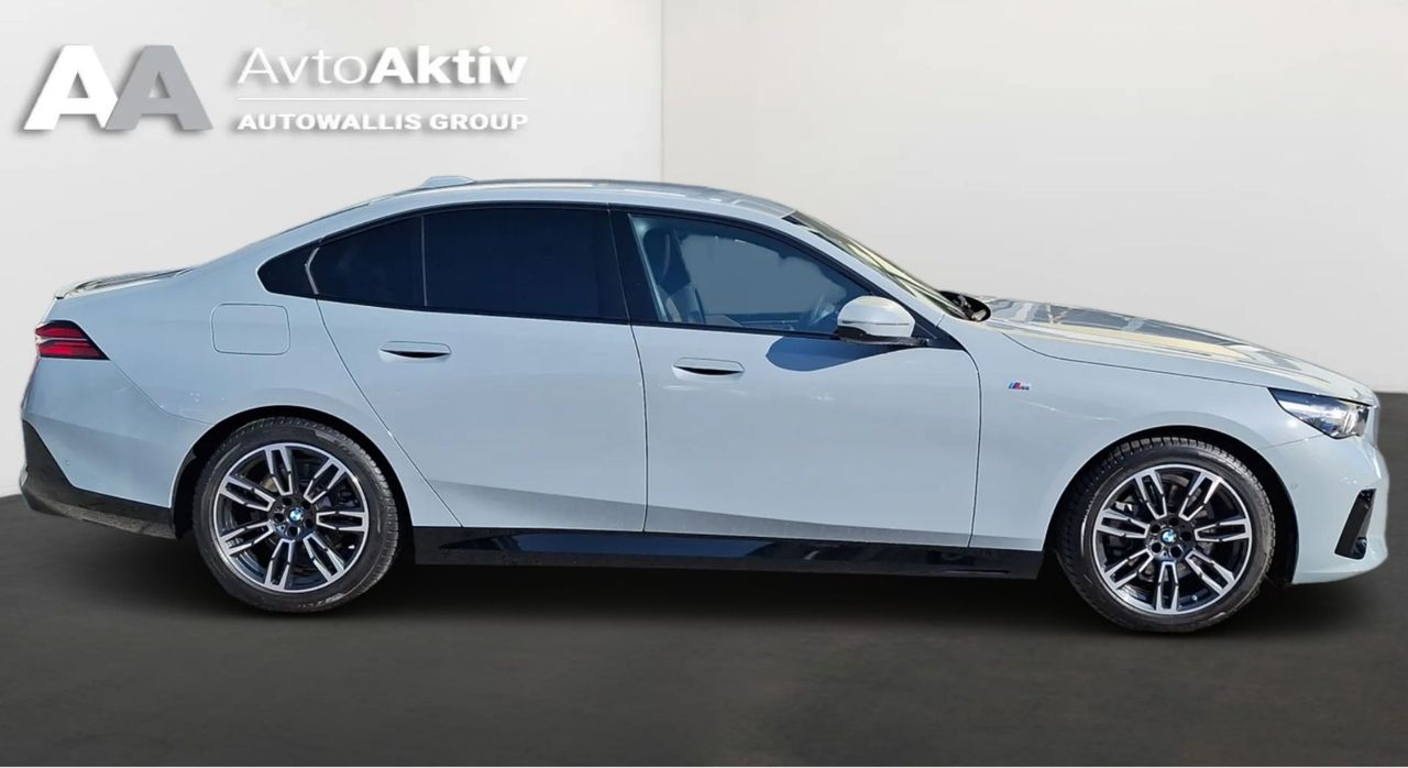 Zunanja slika - BMW Serija 5 - : 520i  AT  M-Sport. iconic glow. HUD. adaptive LED - 6