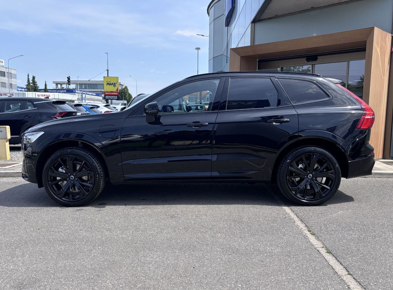 Zunanja slika - Volvo XC60 - T8 TwE Ultra Black Edition - 3