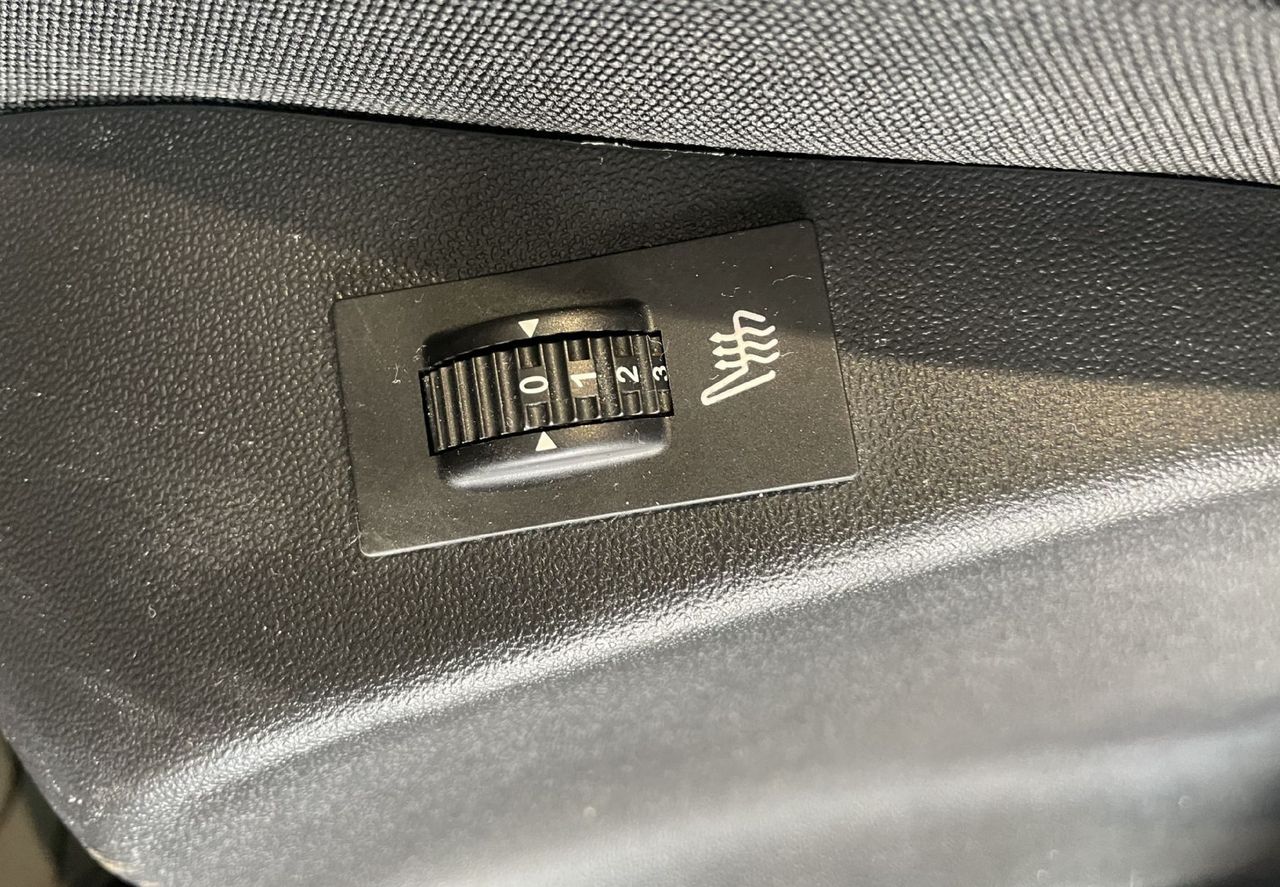 Zunanja slika - Peugeot 2008 - 1.2 PureTech 110 Stop Start ACTIVE EAT6 - 2