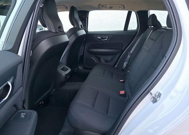 Zunanja slika - Volvo V60 - B4D AUT Momentum FULLED•TEMP•VIRTUAL•NAVI•PDC•17C - 7