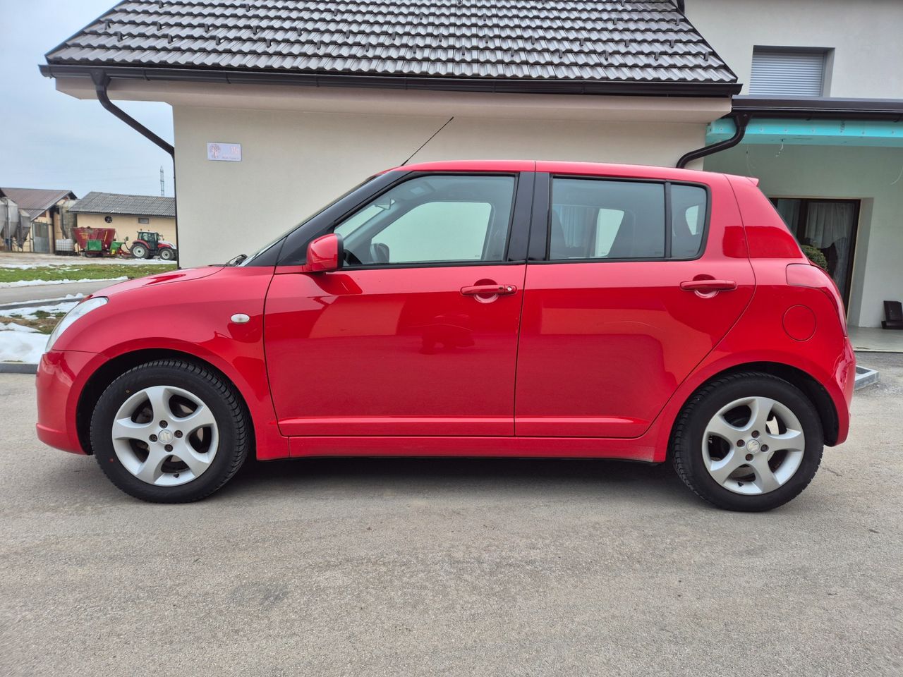 Zunanja slika - Suzuki Swift - 1,3 GS - 3
