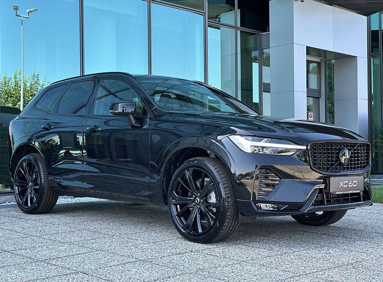 Zunanja slika - Volvo XC60 - B5  P  AWD Ultra Black Edition... - 3