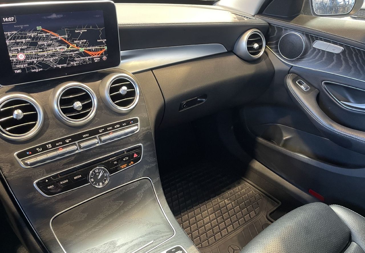 Zunanja slika - Mercedes-Benz C-Razred - AVANTGARDE-HEAD UP-PANO-LED-NAVI-KAMERA-ALU - 11