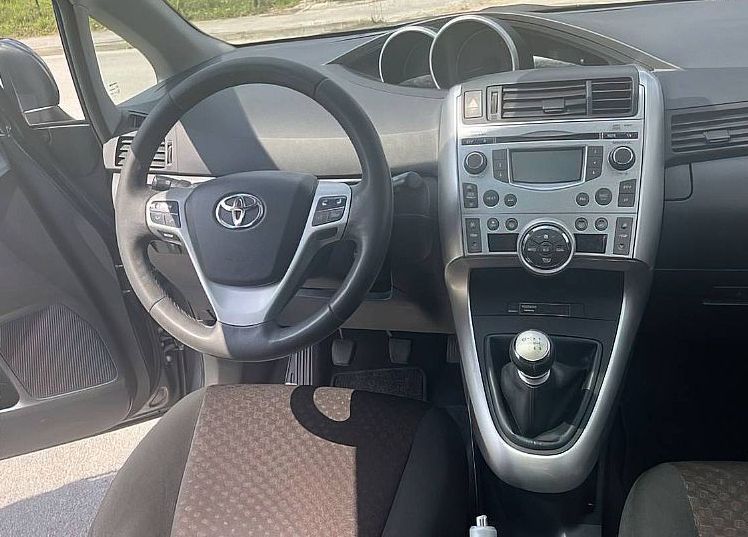 Zunanja slika - Toyota Verso - 2.0 D4-D Sol 7 sedežev REDNO SERVISIRAN... - 9
