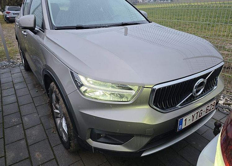Zunanja slika - Volvo XC40 - D3 Momentum Pro FULLED•LANE•VIRTUAL•GRETJE•KEYLESS - 1