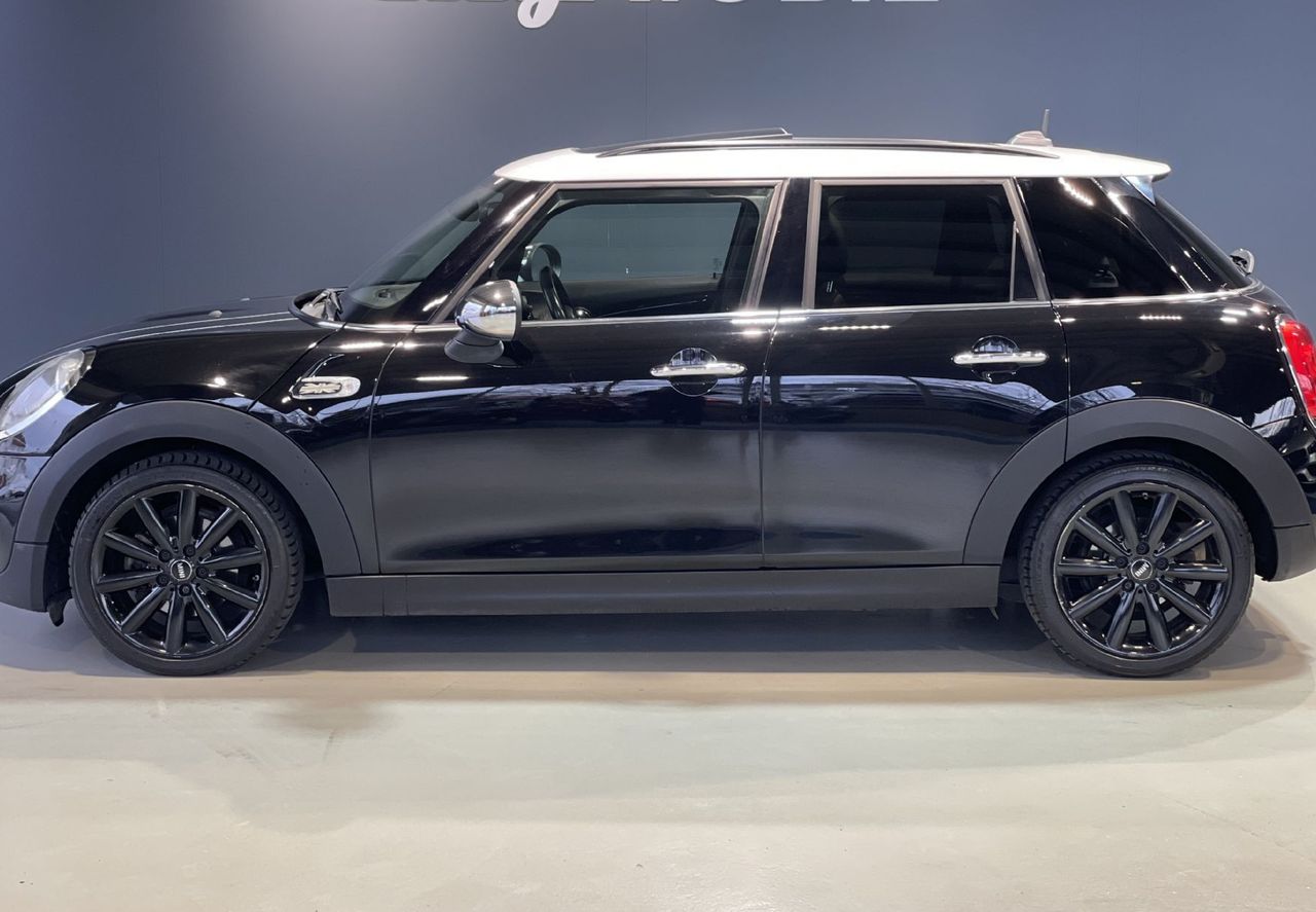 Zunanja slika - MINI Cooper - PANORAMA-NAVIGACIJA-USNJE-GRETJE SEDEŽEV-TEMPOMAT - 5