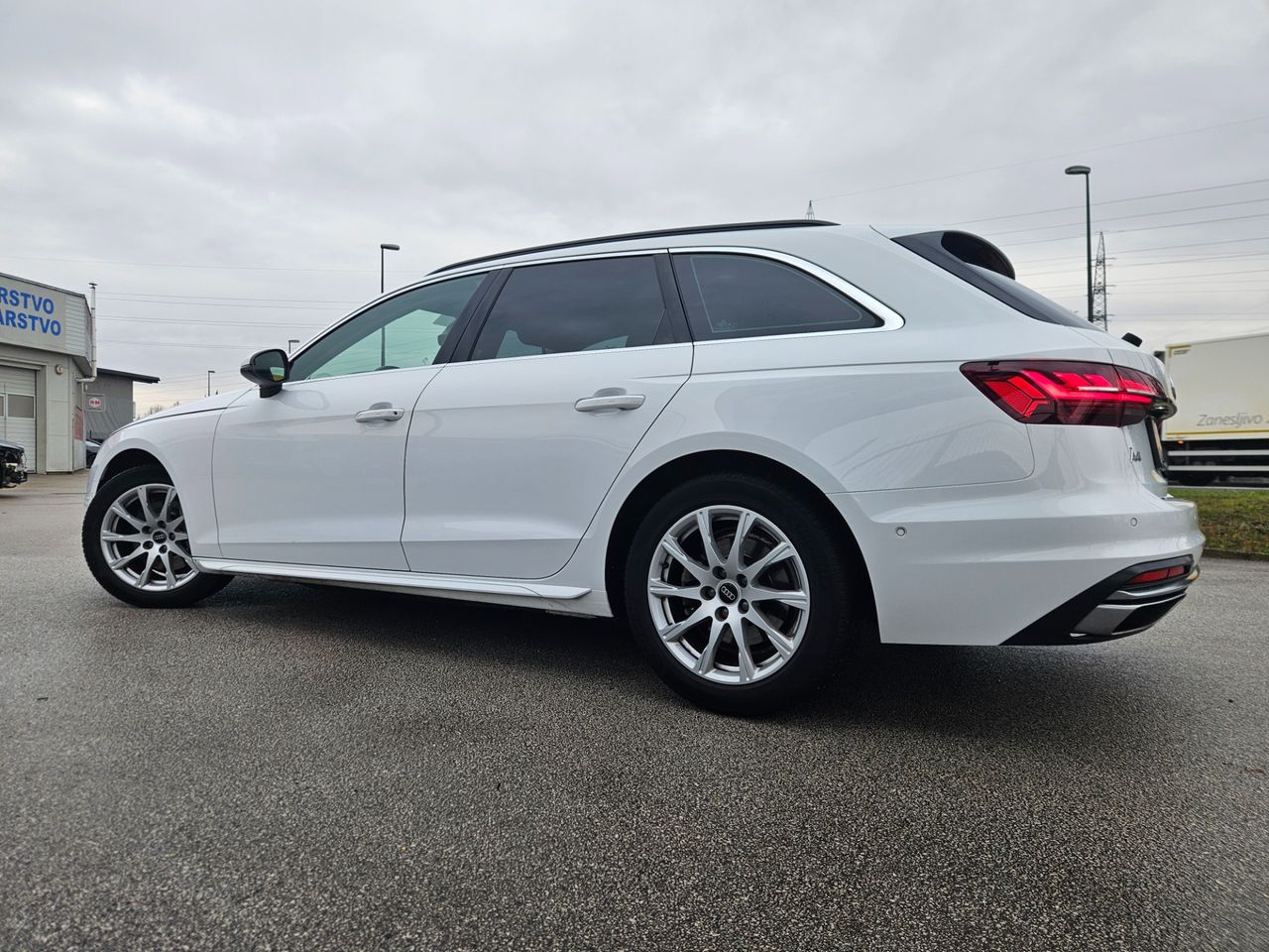 Zunanja slika - Audi A4 - 40 TFSI - 2