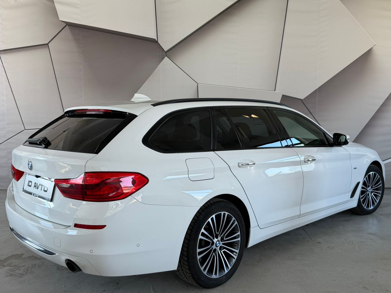 Zunanja slika - BMW Serija 5 - 520d Touring Avt. - 2