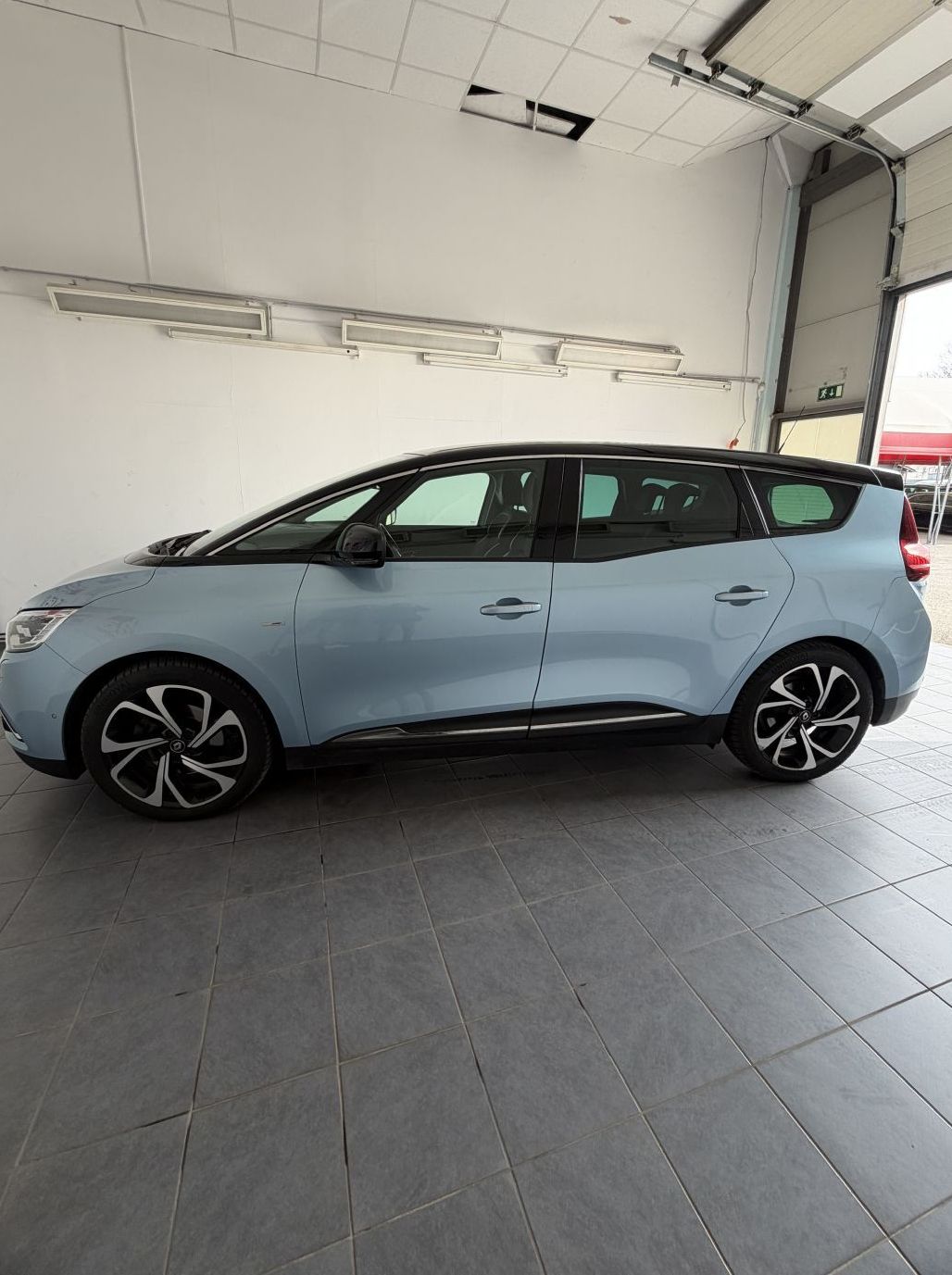 Zunanja slika - Renault Scénic - Grand Scenic BOSE Blue dCi 150 EDC - 7
