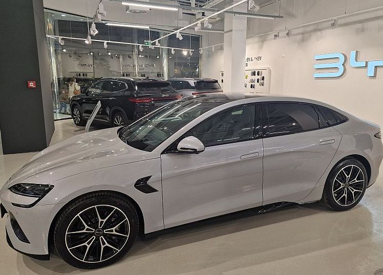 Zunanja slika - BYD SEAL - EXCELLENCE AWD 82.5 kWh 390kW - doseg 520km  3.8s - 5