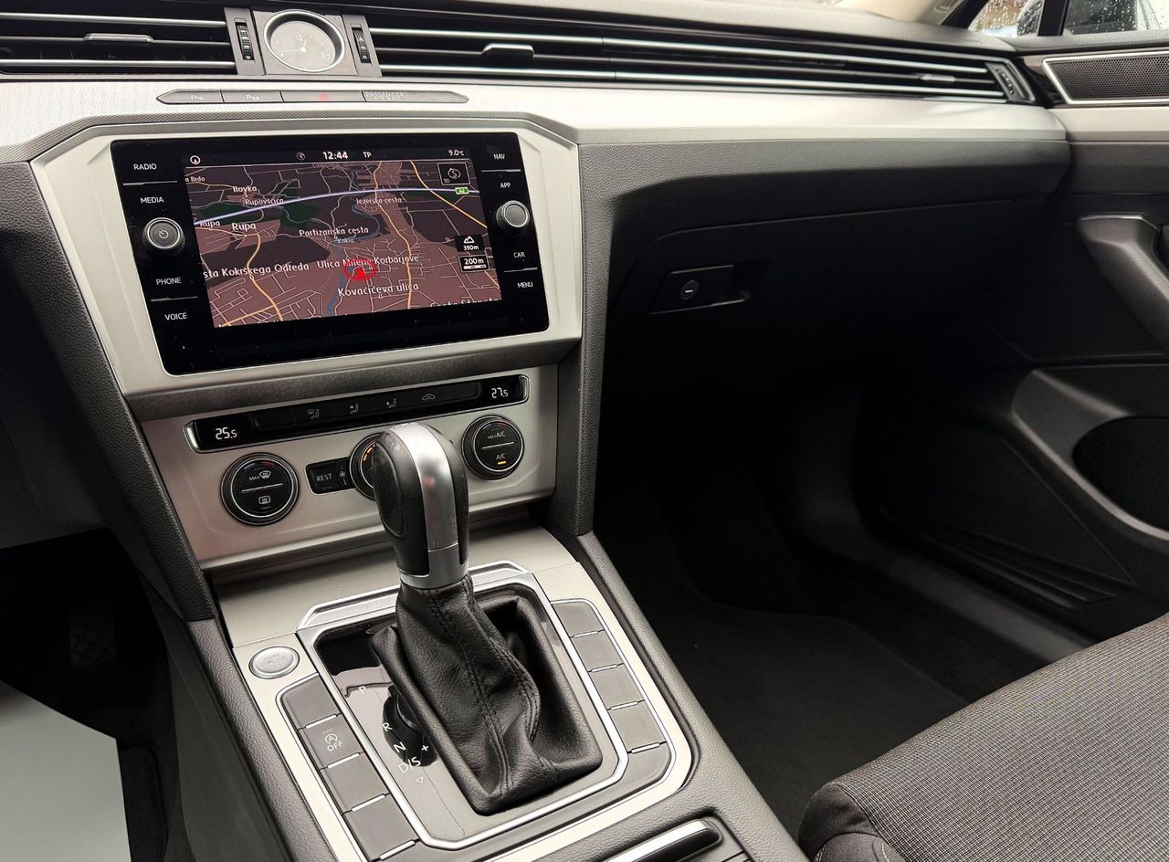 Zunanja slika - VW Passat - 1.6 TDI AUT. Comfortline ACC NAVI KAMERA ALU 16 - 18