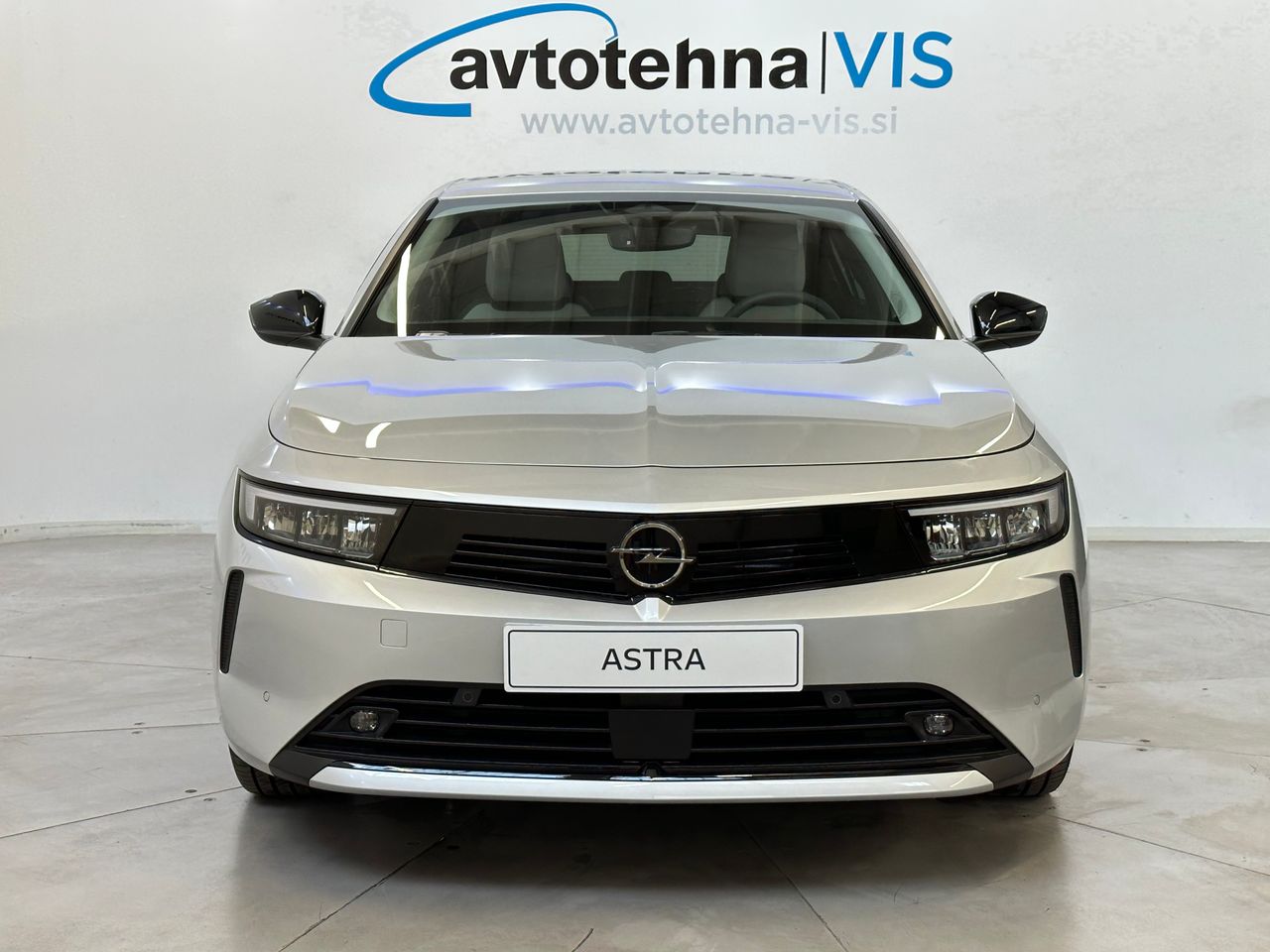 Zunanja slika - Opel Astra - 1.2T Elegance | BOGATO OPREMLJENA | UGODNO - 2