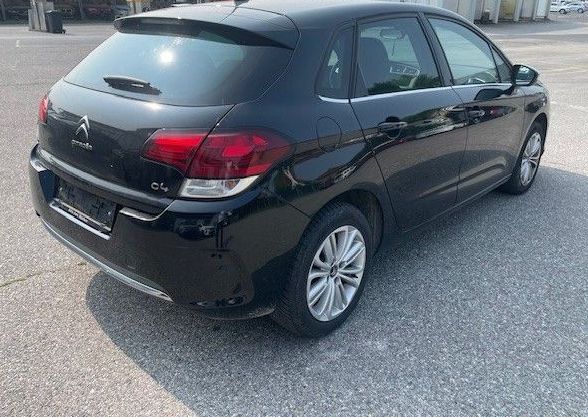 Zunanja slika - Citroën C4 - 1.2 PureTech 110 Feel.VELIK SERVIS.SAMO 103.000 KM - 1
