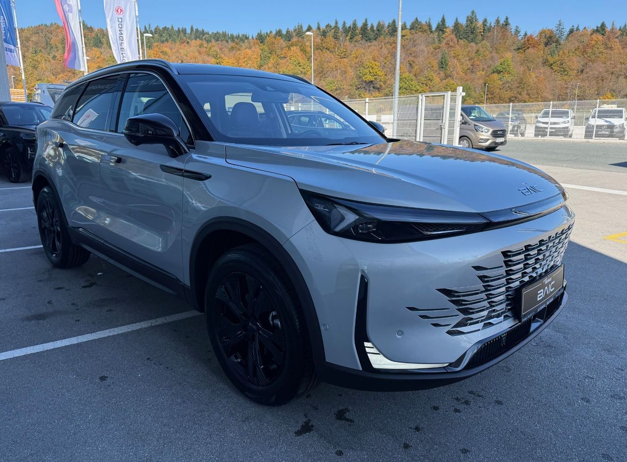 Zunanja slika - Baic X7 - 1.5T 7DCT ACC+KAMERA+LED+DAB - NA ZALOGI - 3