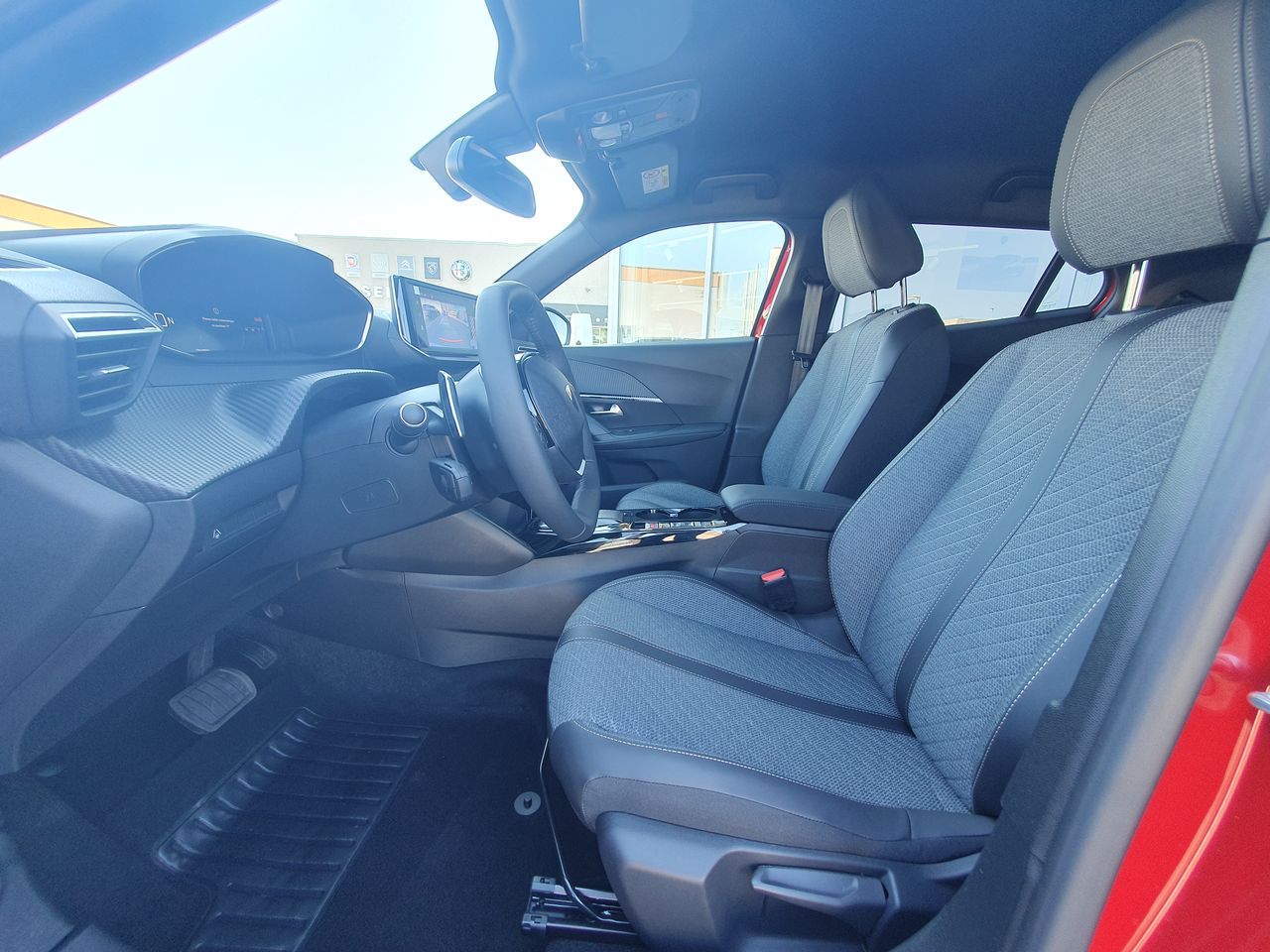 Zunanja slika - Peugeot 2008 - Allure HIBRID 110 - NA ZALOGI - 5
