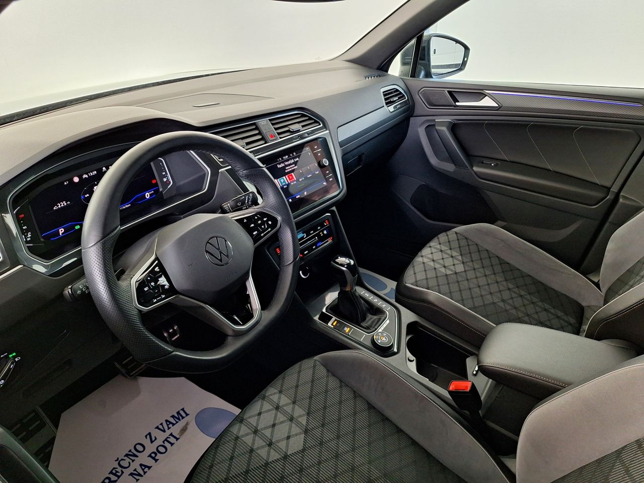 Zunanja slika - VW Tiguan - 4motion 2,0 TDI BMT R-Line DSG - 4