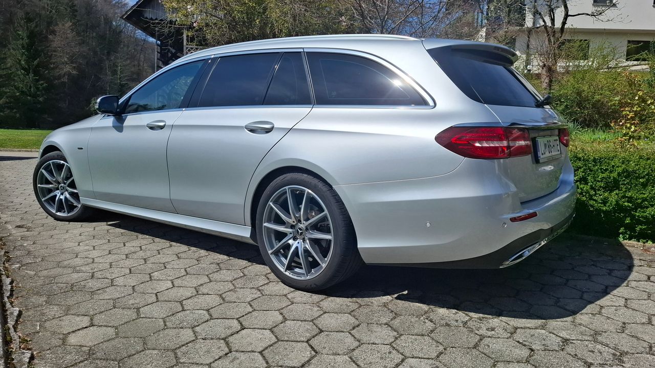 Zunanja slika - Mercedes-Benz E-Razred - E 220 d T AMG Line Avt. - 2