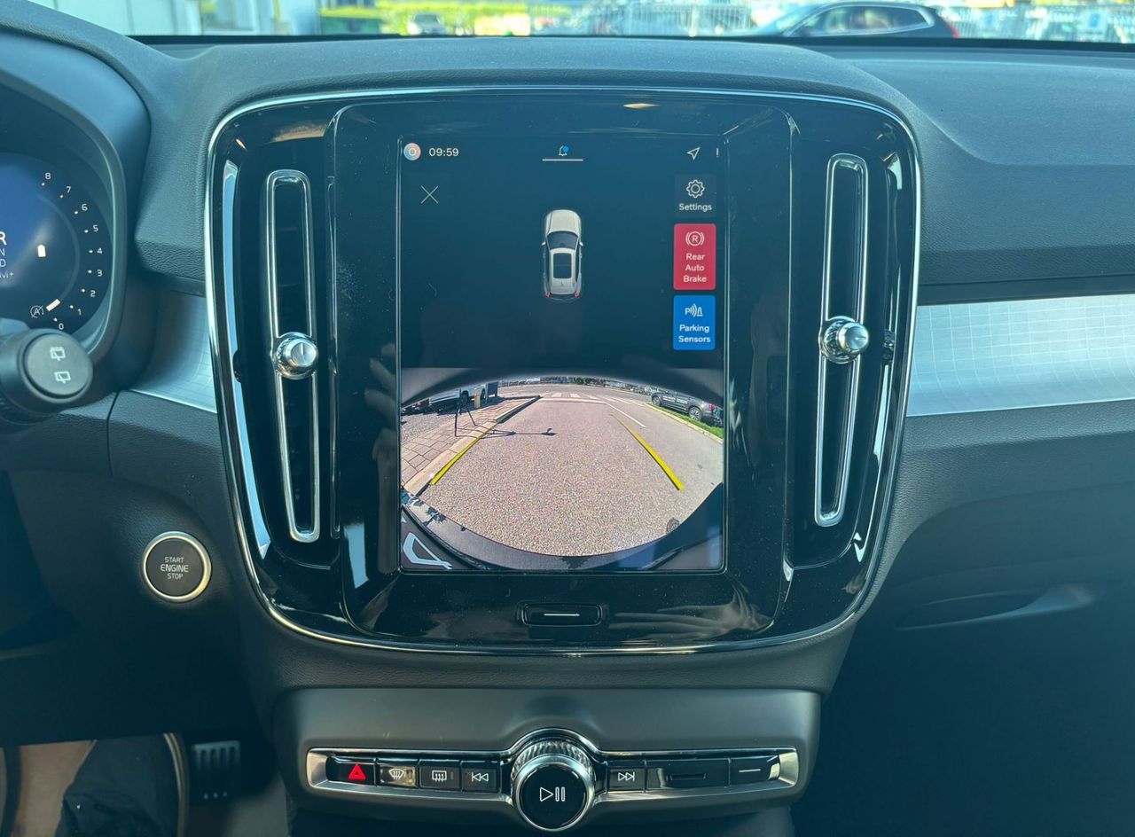 Zunanja slika - Volvo XC40 - B3  P  163hp Core 3 leta garancije + 3 servisi - 18