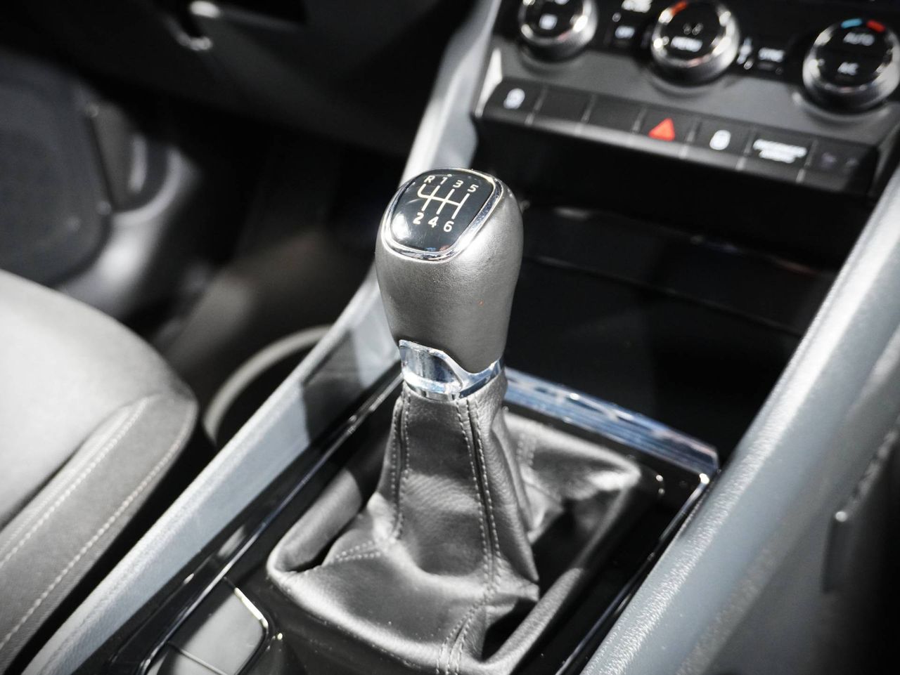 Zunanja slika - Škoda Karoq - 1,5 TSI ACT Style - 11