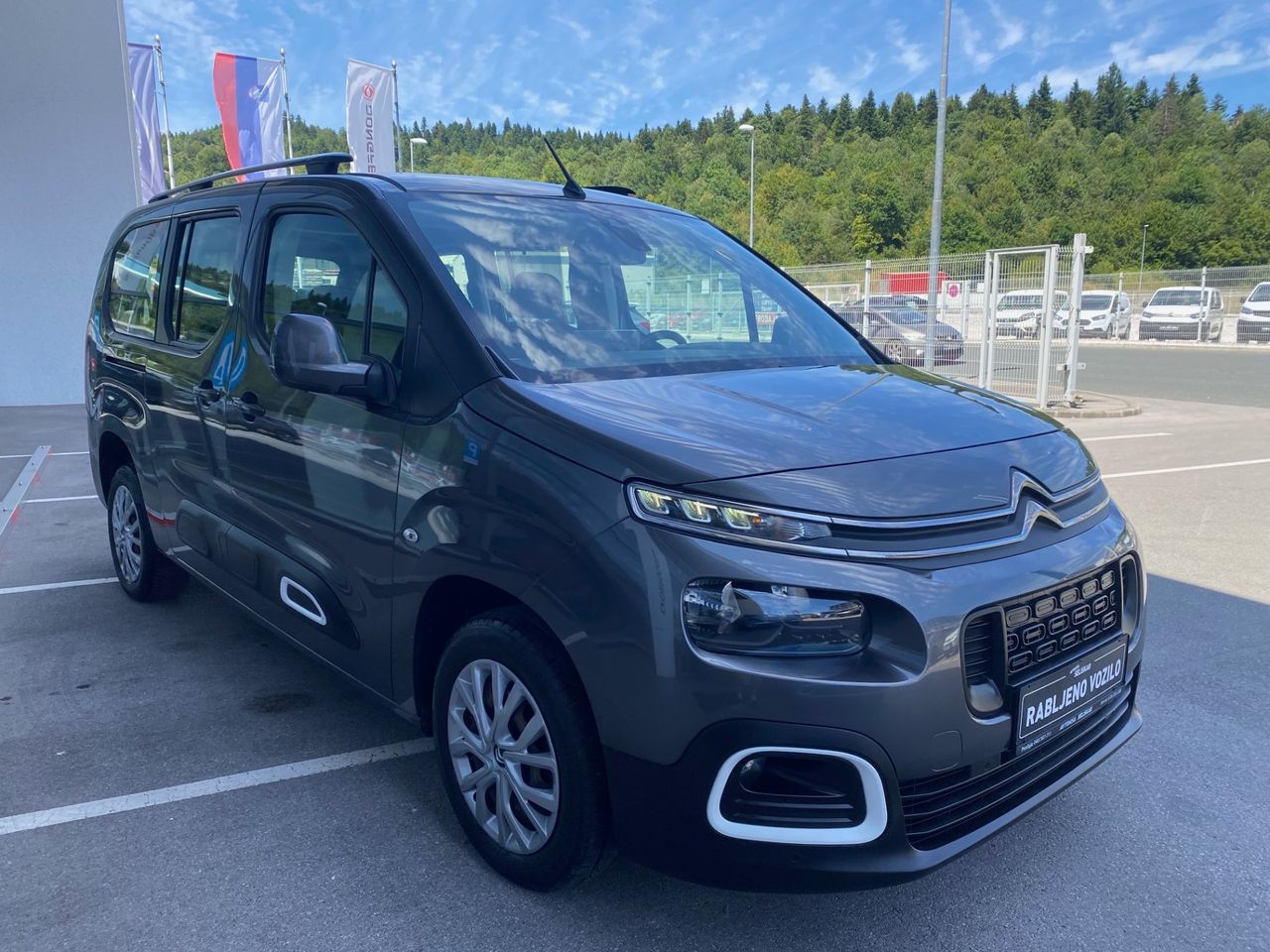 Zunanja slika - Citroën Berlingo - Feel XL VELIKOST 1.5 BHDi - 7 SEDEŽEV + KAMERA - 5