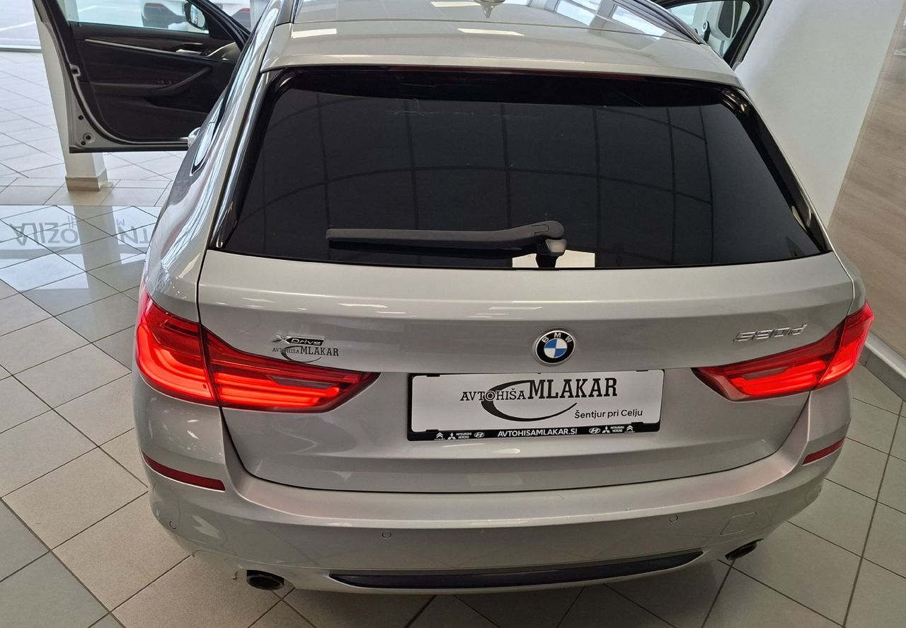 Zunanja slika - BMW Serija 5 - Touring: 520d x Drive aut.SPORT LINE-LED-NAVI-PANORAMA- - 5