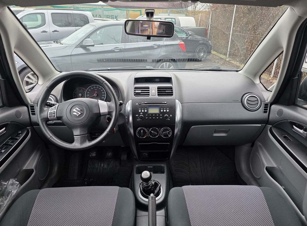 Zunanja slika - Suzuki SX4 - 1.9 TD COMFORT+ 4X4 ABS.KLIMA.CD  LEPO OHRANJEN - 8