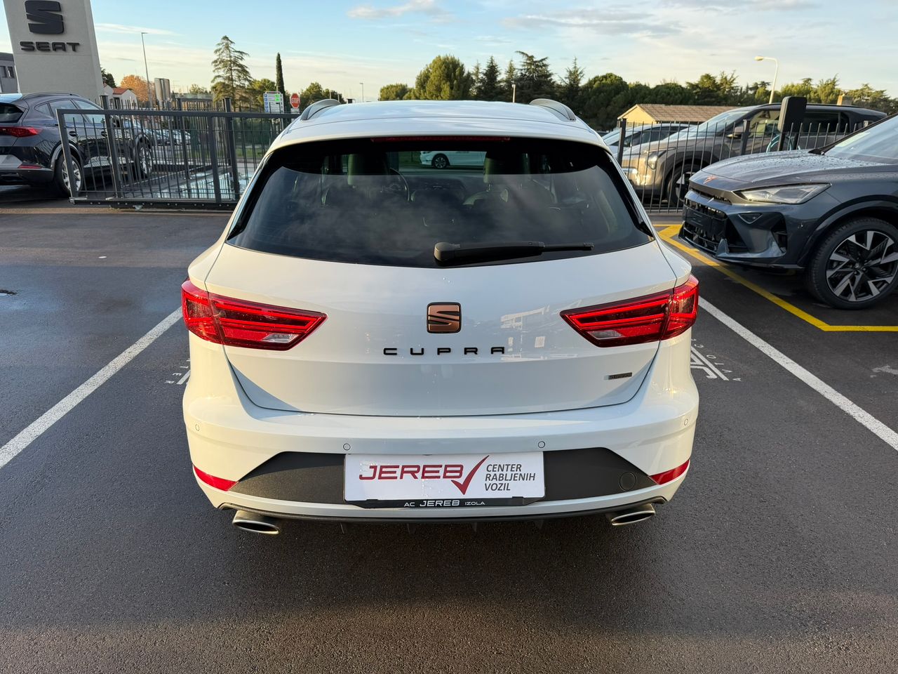 Zunanja slika - Seat Leon - 2.0 TSI 221KW DSG CUPRA ST 4WD - 4