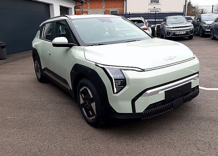 Zunanja slika - KIA EV3 - 58.3 kWh baterija. 150 kW  204 KM  Star - 2