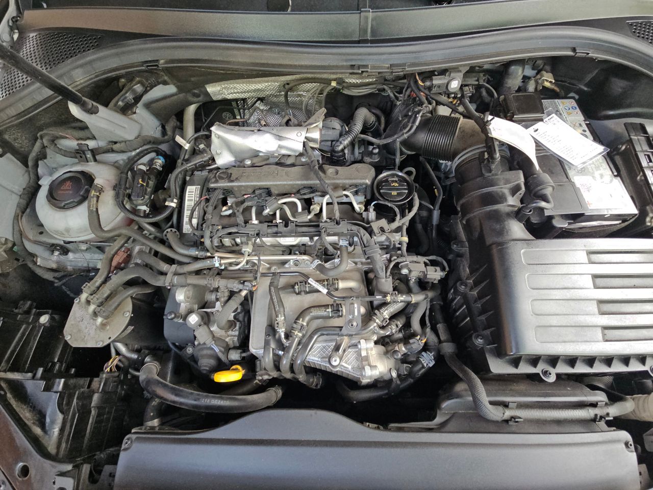 Notranja slika - VW Tiguan - 2,0 TDI BMT Highline - 14