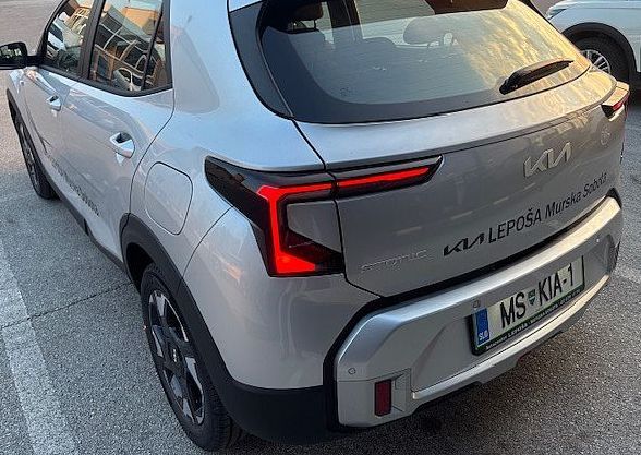 Zunanja slika - KIA Stonic - 1.0 T-GDi 73.6 kW  100 KM  LX Life M T - 5