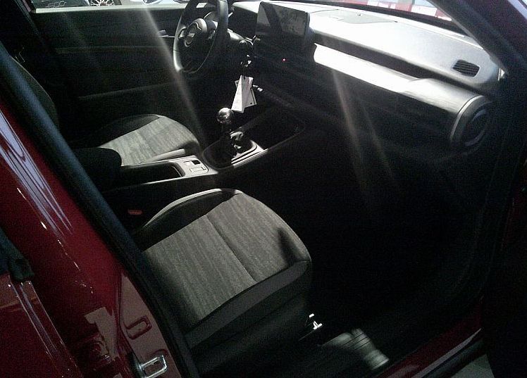 Zunanja slika - Jeep Avenger - 1.2 GSE 100 Altitude - 10