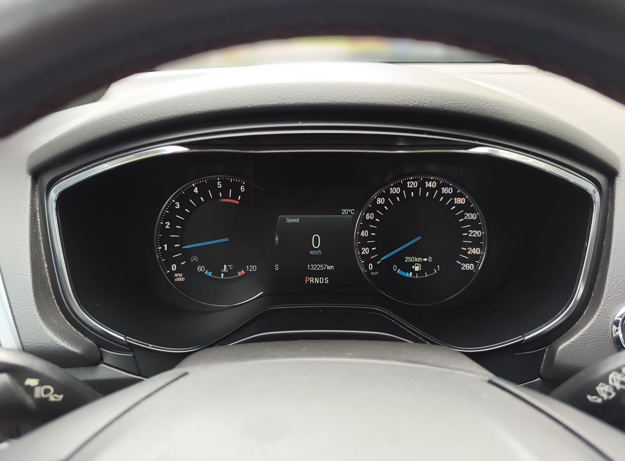 Zunanja slika - Ford Mondeo - 2.0TDCi ST LINE180PS-AWD-1.LAST.-LED-PANO-5 VRATNI - 13