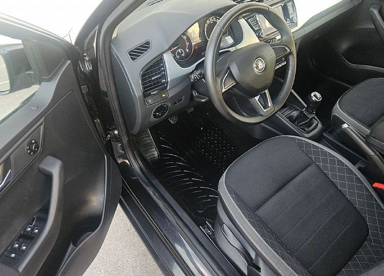 Zunanja slika - Škoda Fabia - 1.0 75ks °LED° °OGR.SEDEŽI° °2x PARK.SENZORJI° - 8