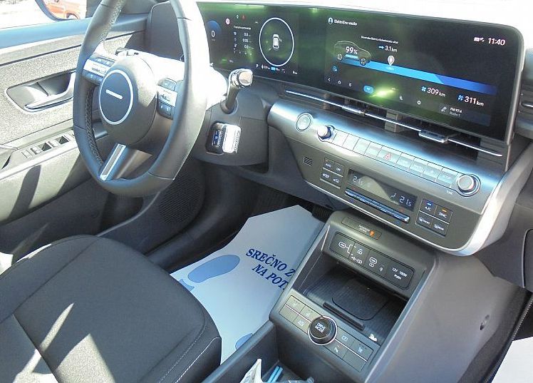 Zunanja slika - Hyundai Kona - BEV 48KWH PREMIUM°Winter°Topl.črp° - 9