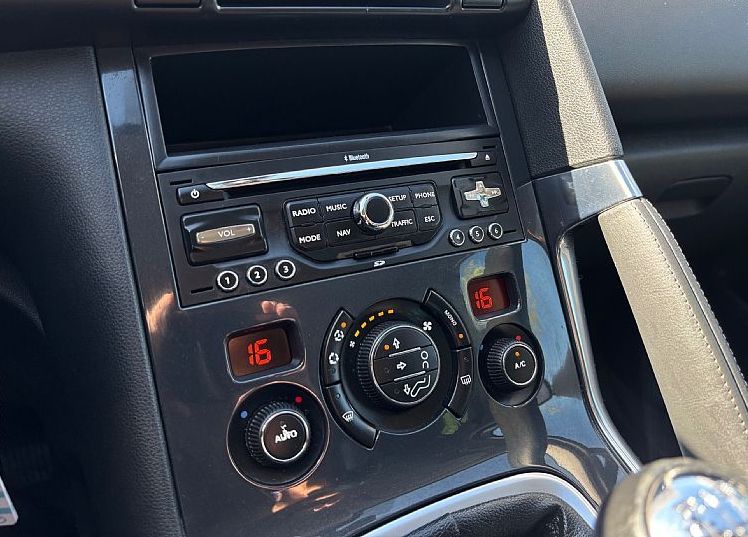 Zunanja slika - Peugeot 3008 - 1.6 HDI - 17COL - NAVI - KLIMA - TEMP - 11