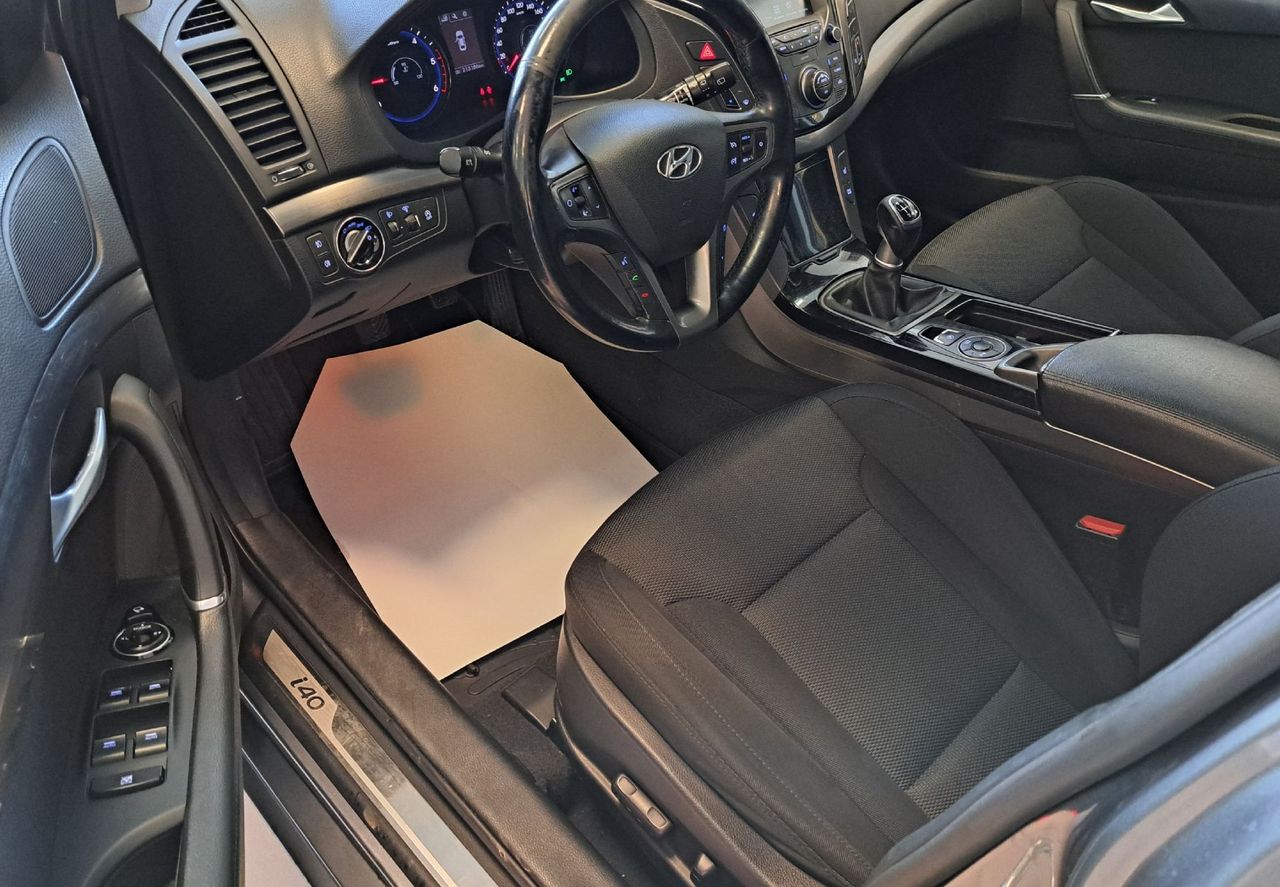 Zunanja slika - Hyundai i40 - 1.7 CRDI 85KW PREMIUM - LED NAVI HITRI KREDIT - - 6