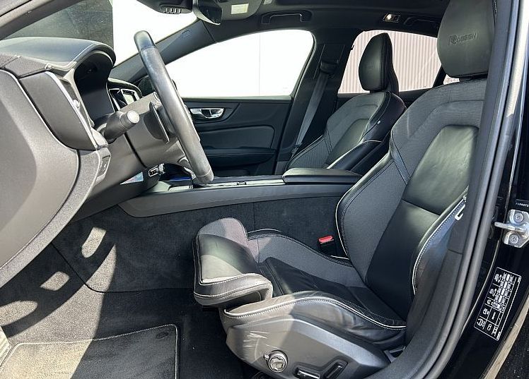 Zunanja slika - Volvo S60 - T5 AUT R-Design-ACC-PANO-KAMERA-PDC-HEADUP-ALU19 - 9